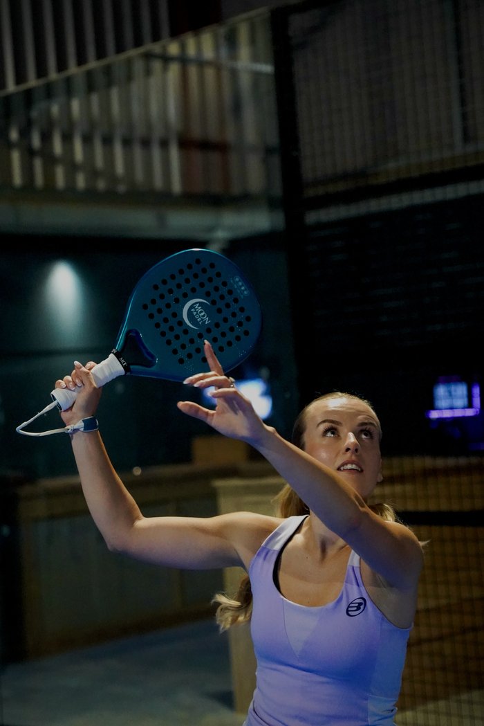 Eclipse racket in action, serve
